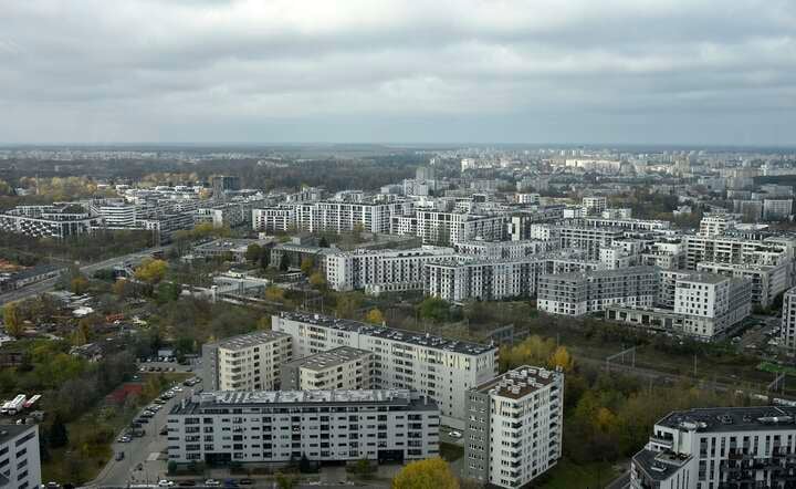 Warszawa - widok na nowe osiedla mieszkaniowe na Woli i Bemowie / autor: Fratria / LK