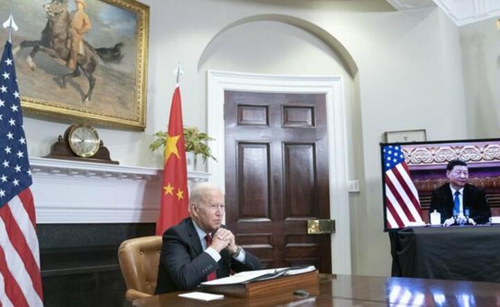 rozmowa prezydentów USA Joe Bidena i Chin Xi Jinpinga / autor: Daniel W. Drezner/ Twitter