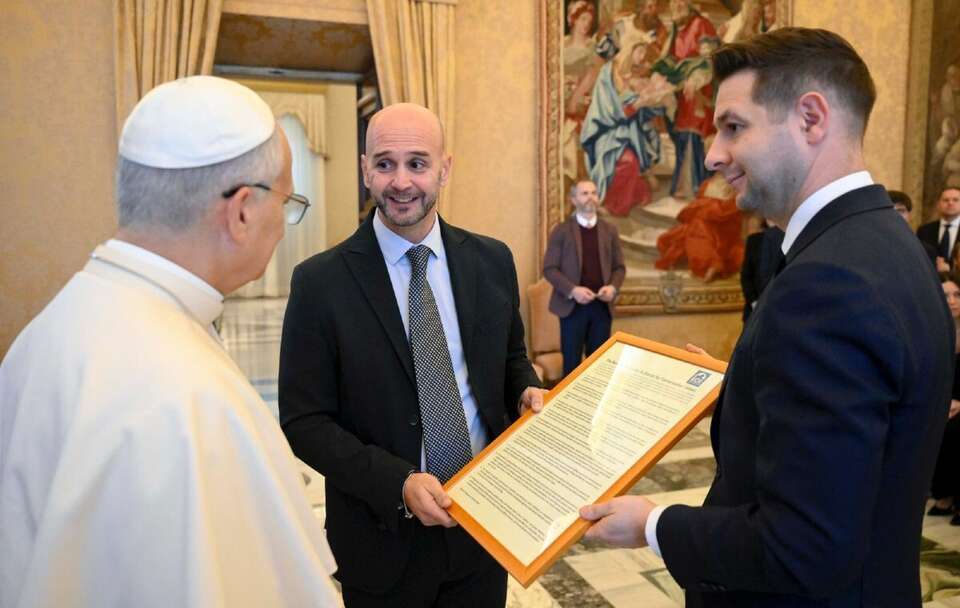 Jaki złożył deklarację ideową EKR na ręce Ojca Świętego