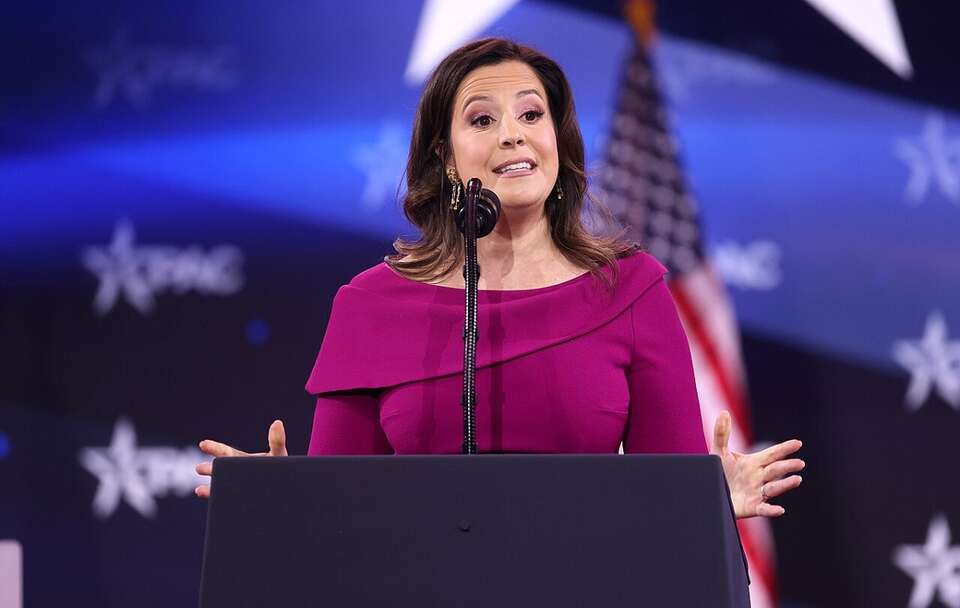 Elise Stefanik wycofała się z wyścigu o fotel gubernatora stanu Nowy Jork. / autor: Gage Skidmore from Surprise, AZ, United States of America, CC BY-SA 2.0 <https://creativecommons.org/licenses/by-sa/2.0>, via Wikimedia Commons