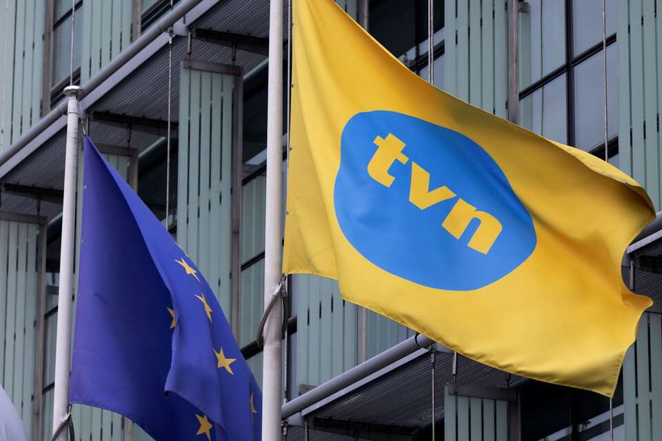 Stacja TVN w ogniu krytyki / autor: Fratria
