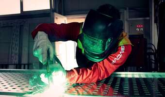 Przemysł cienko przędzie i się zadłuża