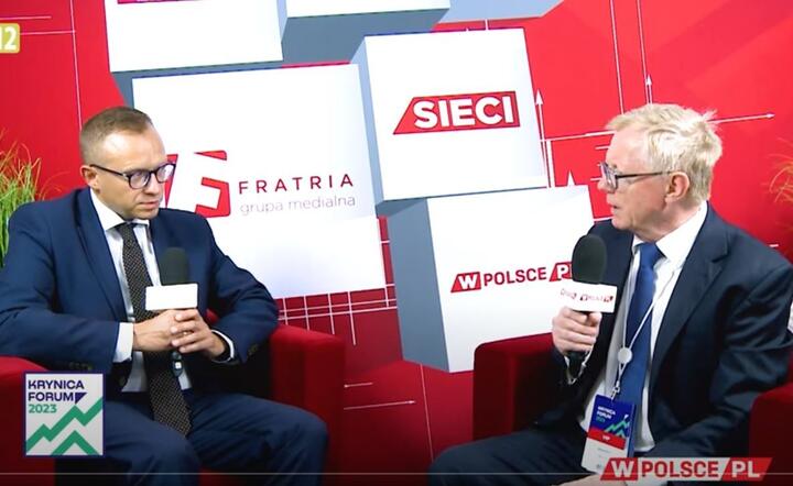 Podczas Krynica Forum 2023, Stanisław Koczot rozmawiał z Arturem Soboniem, sekretarzem stanu w Ministerstwie Finansów. / autor: Fratria
