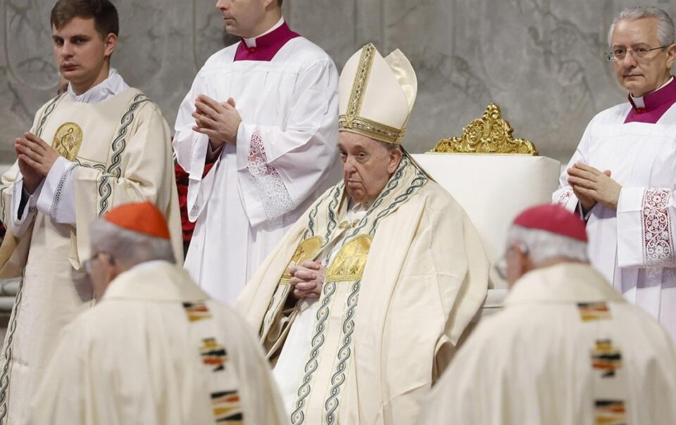 Papież Franciszek / autor: PAP/EPA/FABIO FRUSTACI