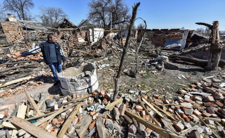 Zniszczone pod Kijowem przez Rosjan gospodarstwo rolne należało do Siergieja Kowalenki / autor: PAP/EPA/OLEG PETRASYUK