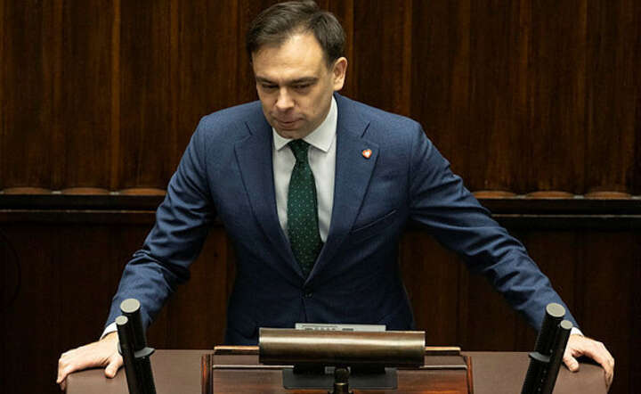 Miliardy złotych idą w błoto. Rząd o tym wie