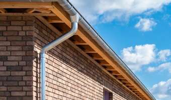 Nawet 10 tys. zł kary za rynnę w złym miejscu. Sprawdź swoją kanalizację, nim inni to zrobią