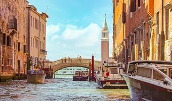 Wenecji grozi powódź... turystów