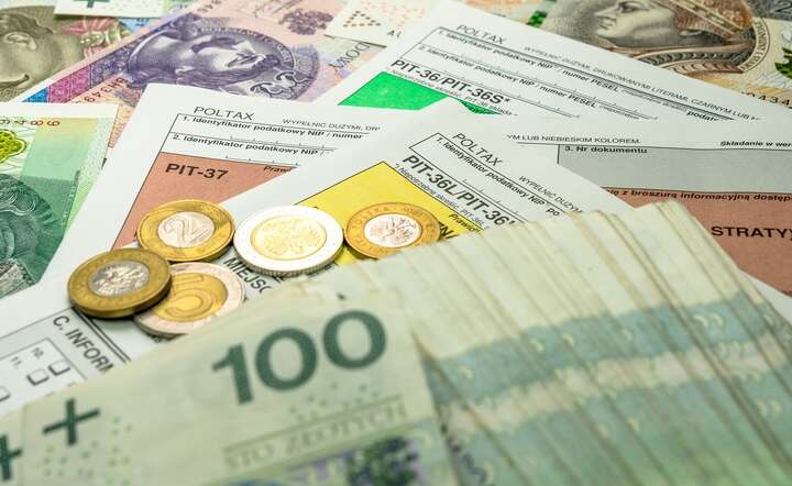 W ramach rocznego rozliczenia PIT za 2024 rok podatnicy musieli dopłacić fiskusowi 14,93 mld zł; średnia kwoto dopłaty to 3900 zł / autor: Fratria / AS