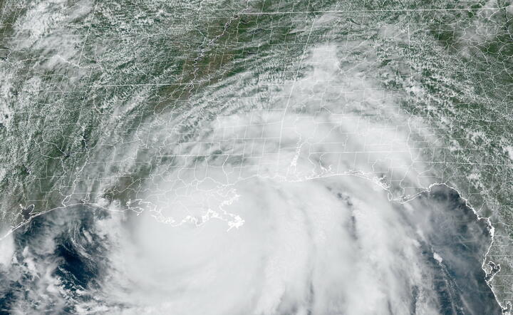 Zdjęcie satelitarne huraganu Ida / autor: PAP/EPA