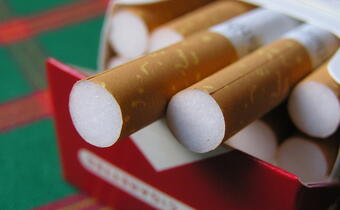 Resort zdrowia sabotując wprowadzenie europejskich regulacji może doprowadzić do krachu branżę tytoniową