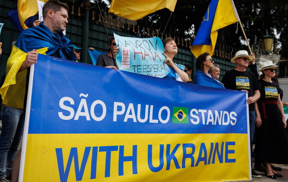 Protest przed ambasadą Rosji w Sao Paulo / autor: PAP/EPA/ISAAC FONTANA