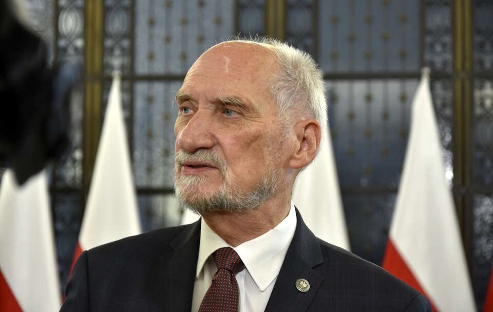 Macierewicz: specified  a BBN is simply a demonstration of independence