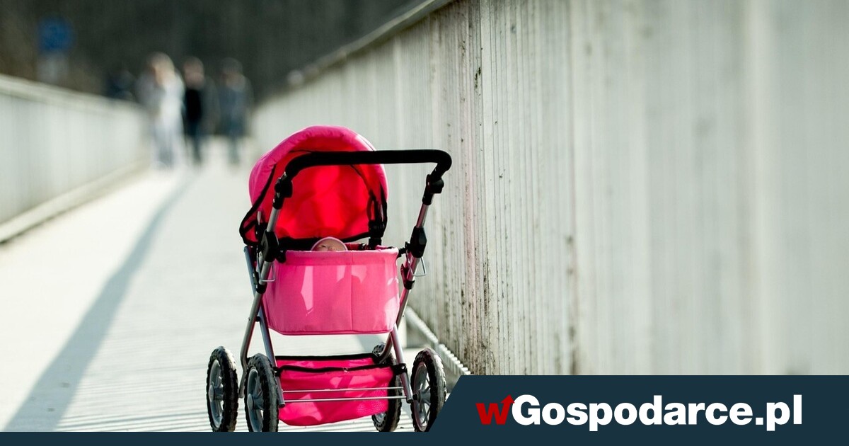 Polska wymiera na naszych oczach. Nie ma dzieci!