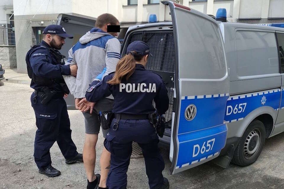 38-latek (poszukiwany ENA i 9 listami gończymi) w rękach policji / autor: KMP Zamość