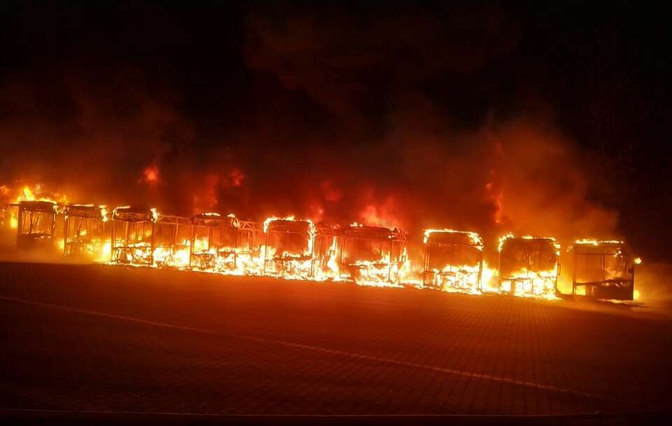 Znów pożar! 10 autobusów spłonęło w zajezdni w Bytomiu