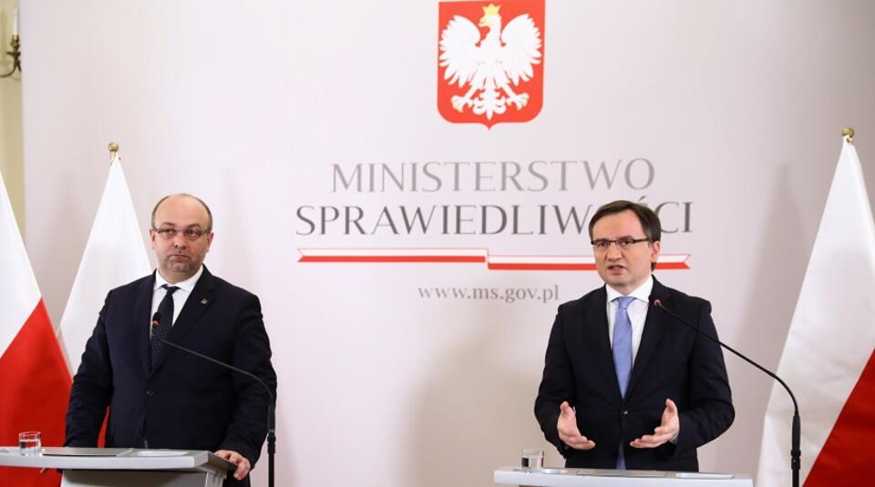 Łukasz Piebiak, Zbigniew Ziobro / autor: PAP/Rafał Guz