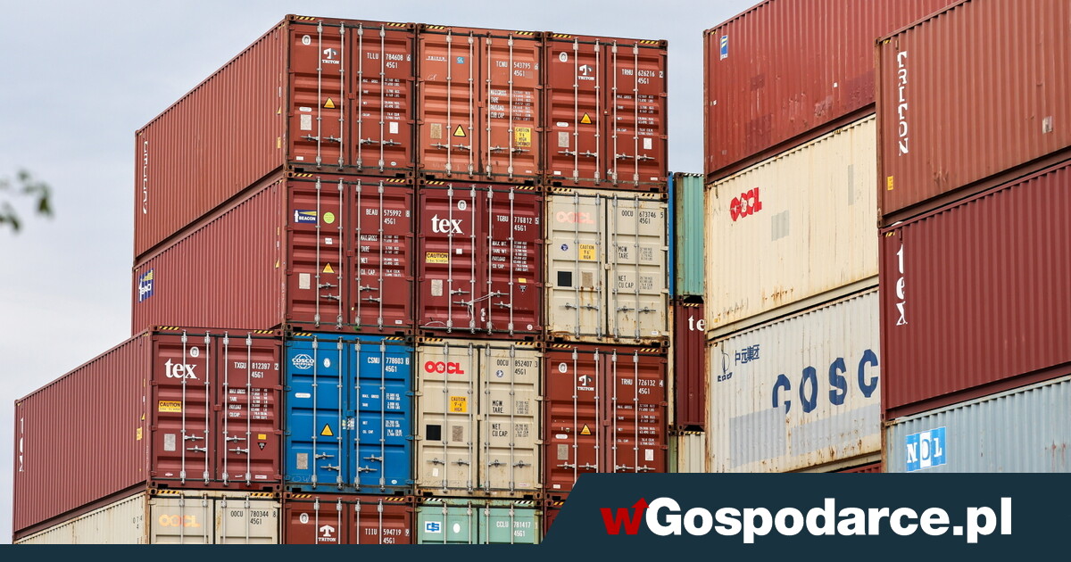 Import i eksport rosły mocno w maju. Saldo na minus