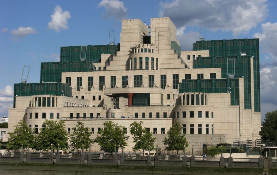 Siedziba MI6 / autor: wikimedia.commons: Mark Ahsmann/https://creativecommons.org/licenses/by-sa/3.0/