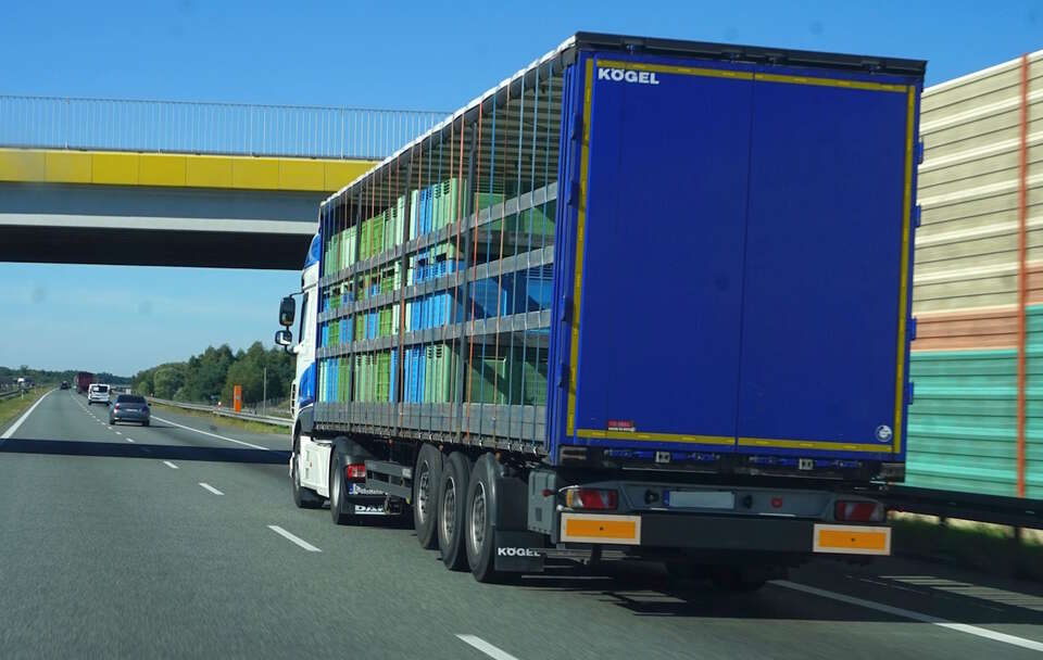 UE łagodzi cele redukcji CO2 dla producentów ciężarówek