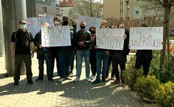 Protest operatorów dźwigów w Warszawie. 100 budów w bezruchu