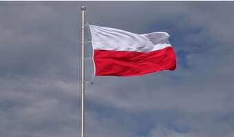 Flaga biało-czerwona, do końca roku