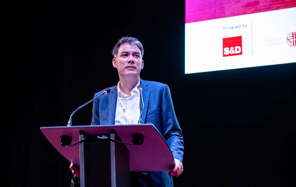  Olivier Faure / autor: PES Group Committee of the Regions/https://creativecommons.org/licenses/by/2.0/deed.en