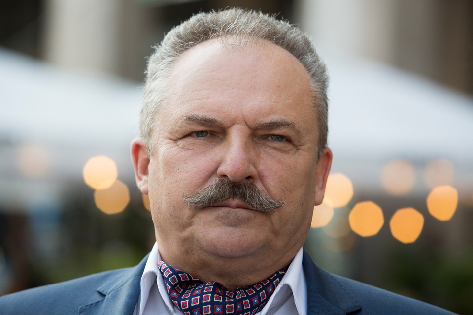 Jakubiak: Papa czekał, aż ceny paliw będą bardzo wysokie