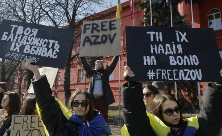 Demonstracja w Kijowie na rzecz powrotu jeńców ukraińskich z Rosji, 10 marca br. / autor: PAP/EPA/SERGEY DOLZHENKO