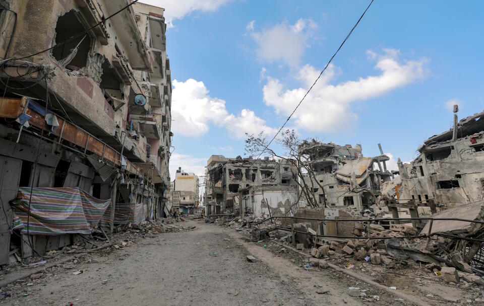 Zniszczenia w Strefie Gazy / autor: PAP/EPA/MOHAMMED SABER