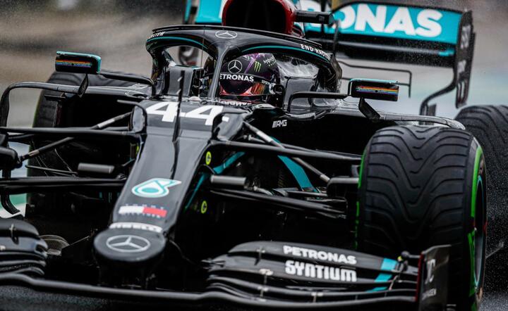 Mercedes kierowany przez Lewisa Hamiltona / autor: PAP/EPA/FIA/F1 HANDOUT