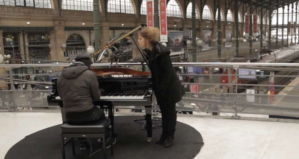 fot. screenshot z YouTube