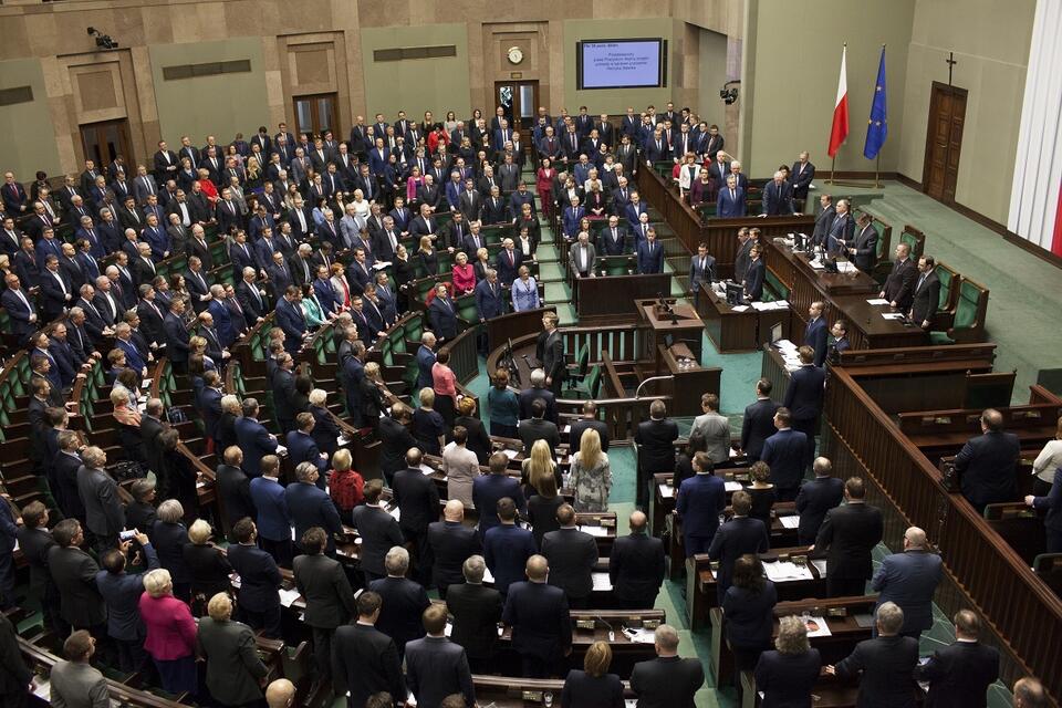Posłowie na posiedzeniu Sejmu, zdj. ilustracyjne / autor: Fratria