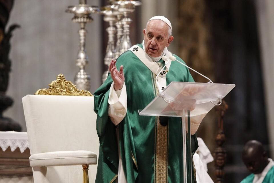 Papież Franciszek podczas Mszy św. na zakończenie synodu amazońskiego / autor: PAP/EPA