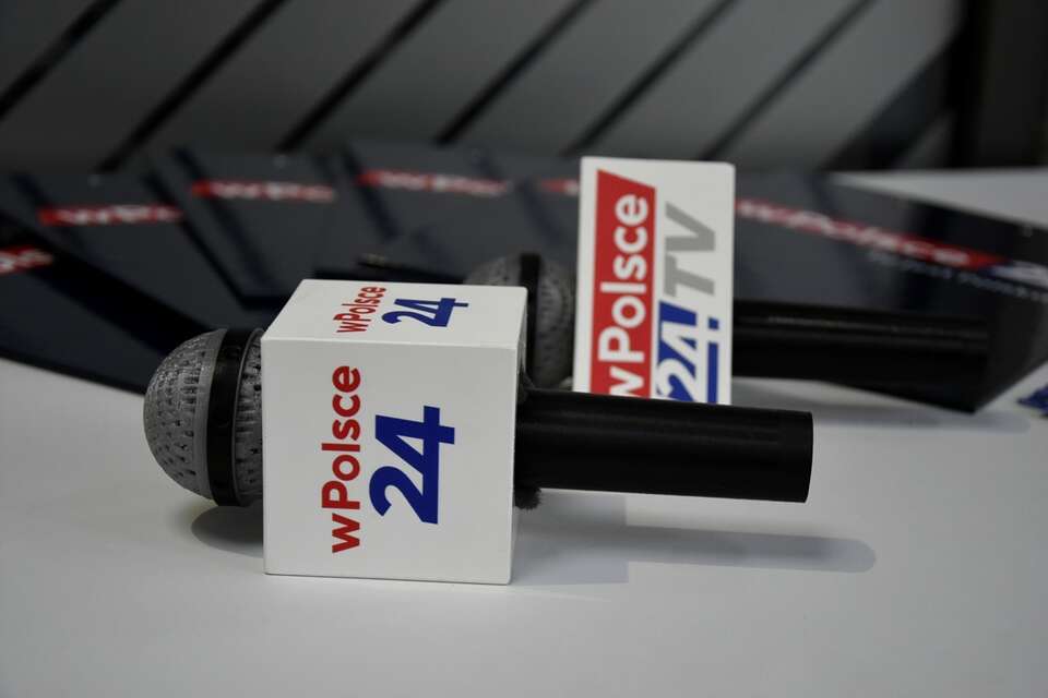 Mikrofon z logo Telewizji wPolsce24 / autor: Fratria