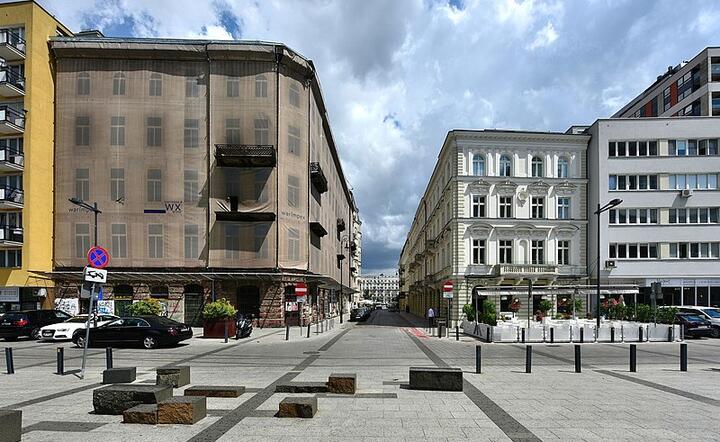 Ulica Próżna, widok z placu Grzybowskiego, Warszawa / autor: Wikipedia, aut. Adrian Grycuk, CC