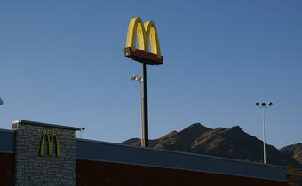 Szef McDonalds ustąpił w atmosferze skandalu