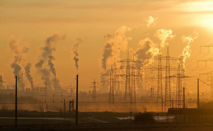 Chiny i USA uwalniają do atmosfery najwięcej CO2 ze wszystkich państw świata. / autor: Pixabay