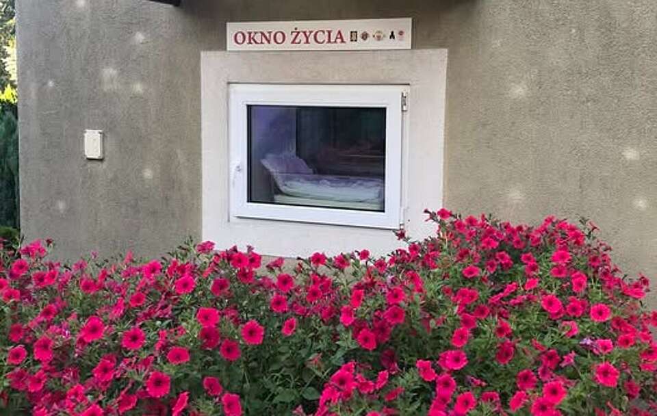 Okno życia Sióstr Franciszkanek w Chojnicach / autor: s. Franciszkanki
