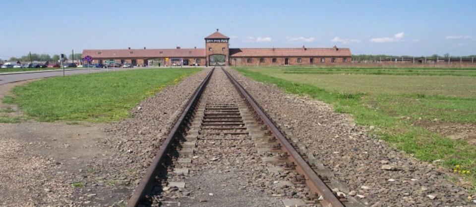 Niemiecki obóz zagłady Auschwitz-Birkenau / autor: Wikimedia Commons