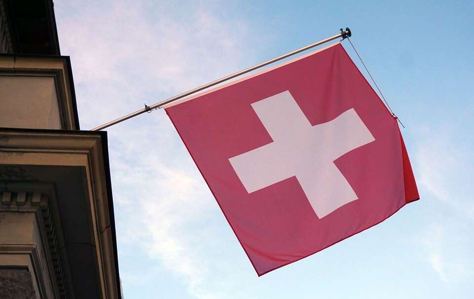 Szwajcarzy zagłosują nad ograniczeniem liczby ludności / autor: Fratria