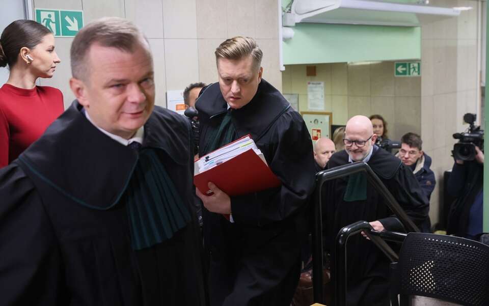 Posiedzenie aresztowe ws. Zbigniewa Ziobry / autor: PAP/Leszek Szymański