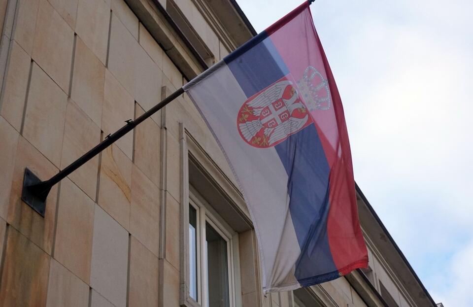 Flaga Serbii  / autor: Fratria
