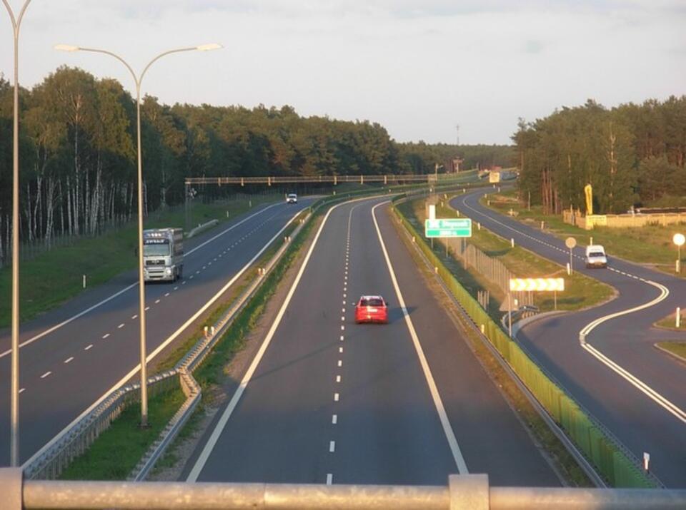Kawałek tej drogi jest - o nim właśnie mówił poseł Kłopotek. Na zdj. odcinek Stryszek-Białe Błota. Fot. Wikimedia Commons / Pit1233 / licencja CC 1.0