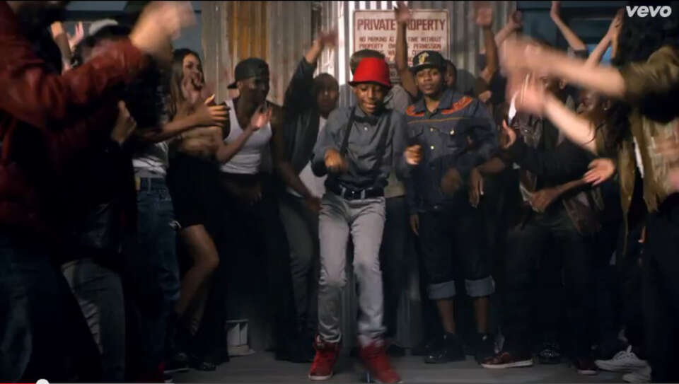 fot. screenshot z YouTube