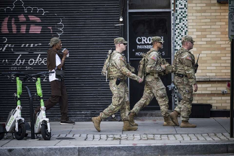 na zdj. Gwardia Narodowa na ulicy Waszyngtonu / autor: PAP/EPA