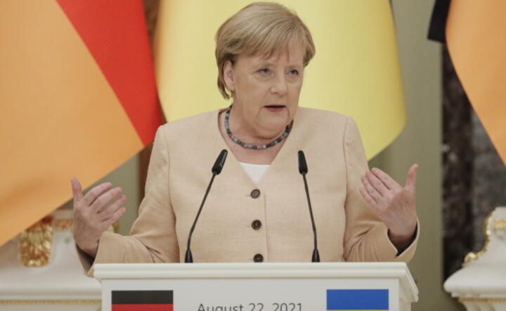 Kanclerz Angela Merkel przemawia w Kijowie / autor: PAP/EPA/SERGEY DOLZHENKO