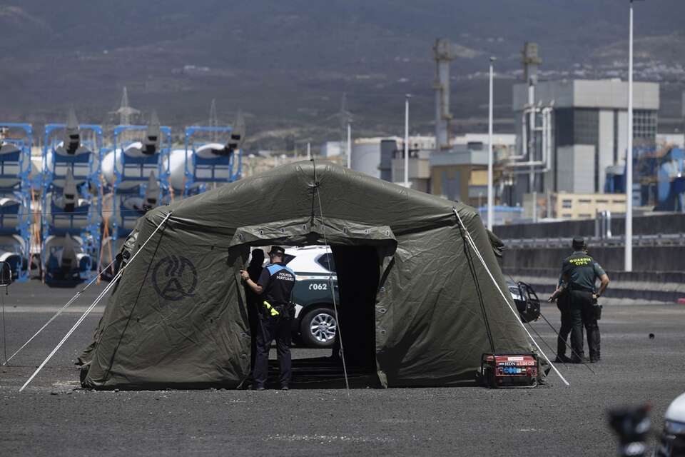 MV Hondius przybył na Teneryfę. "To nie jest kolejny Covid-19"