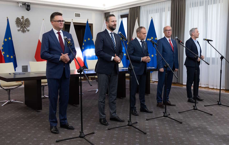Szymon Hołownia Władysław Kosiniak-Kamysz, Donald Tusk, Włodzimierz Czarzasty i Robert Biedroń / autor: Fratria