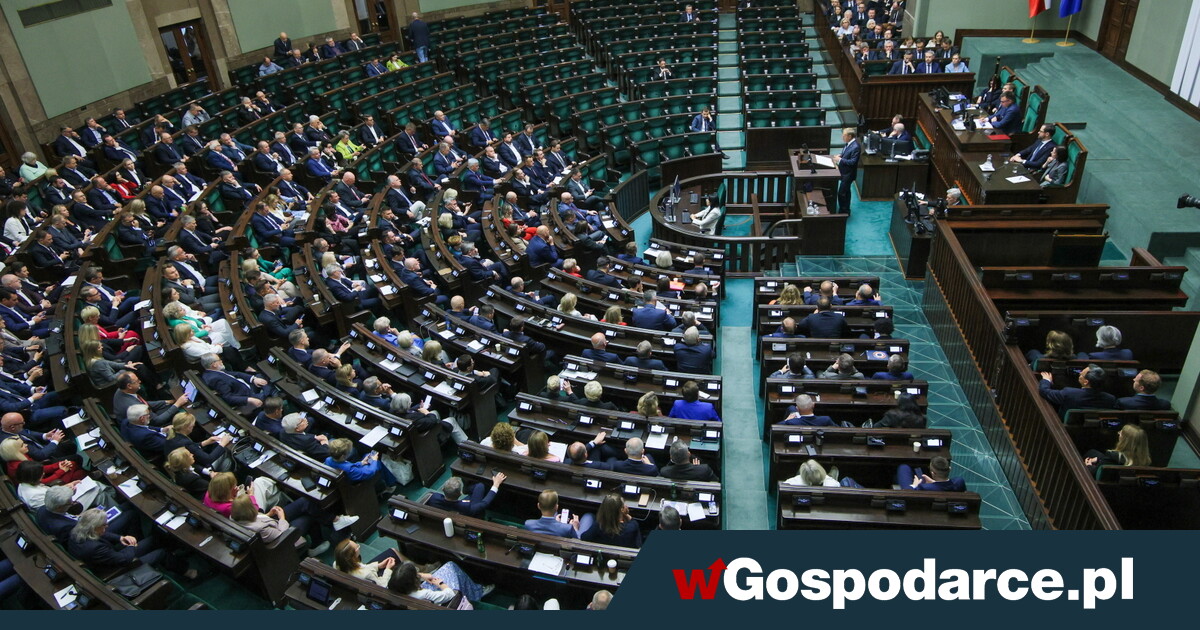 Posłowie w długiej kolejce pytań do premiera